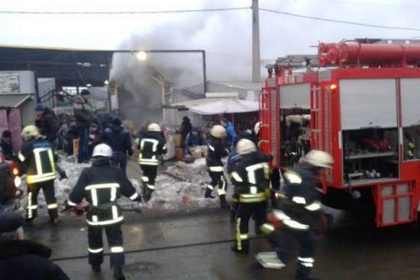 В центре Одессы горит знаменитый «Привоз»(фото)