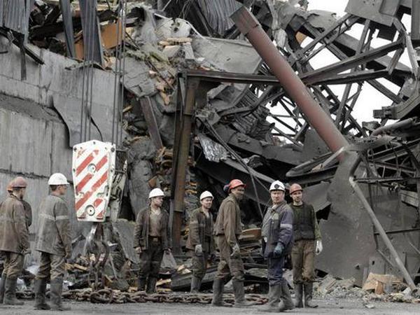В Донецке произошла авария на шахте имени Засядько: под землей остались более 200 человек(фото)