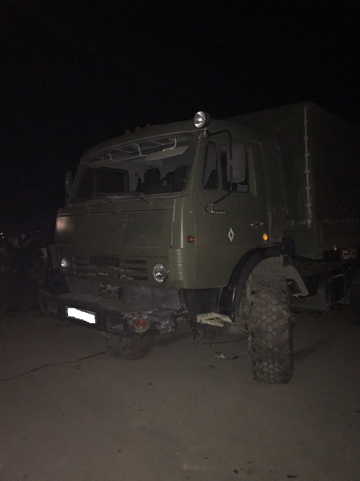 Тройное ДТП в Крыму: столкнулись легковушка, грузовик и микроавтобус, жрать пострадавше [фото, видео]