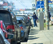 В Киеве не поспешают выводить из тени парковочный бизнес
