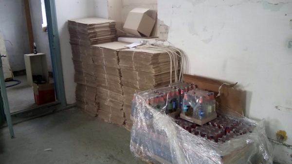 На Херсонщине правоохранители вскрыли строй фальшивого алкоголя на сумму более 1,5 млн грн.(фото)
