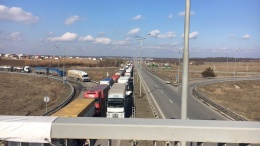 Перевозчики заблокировали линию "Киев-Одесса" из-за отсутствия весового контроля