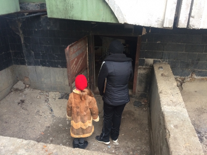 В Крыму семилетняя девочка месяц жительствовала в подвале [фото]