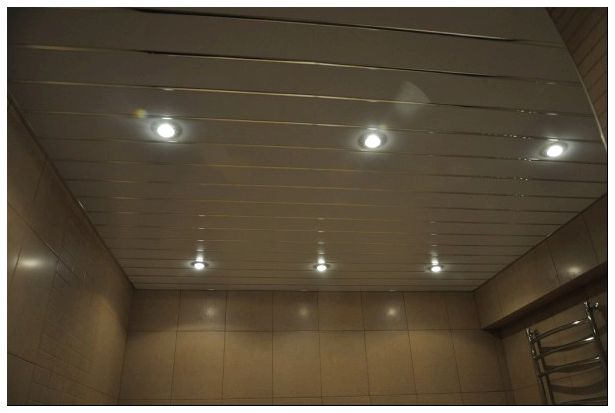 как расположить точечные светильники на потолке