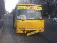В Одессе столкнулись пассажирский микроавтобус и «скорая помощь», жрать пострадавшие