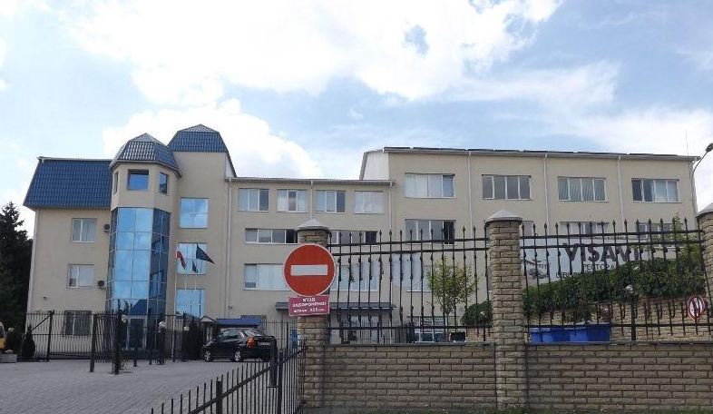 В Украине затворили все консульства Польши