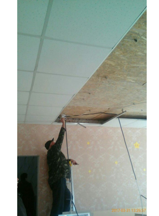В детсаду под Полтавой на ребятенков рухнул потолок, а во львовском магазине ребятенка придавило стеллажом