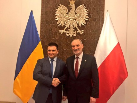 П.Климкин в Варшаве повстречался с министром обороны Польши