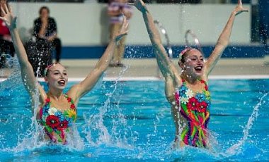 Украинский дуэт пловчих завоевал золото на этапе Вселенский серии