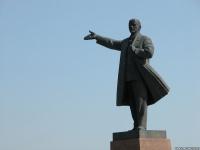 В Киеве вскрыли уцелевший монумент Ленину