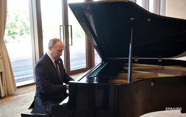 Путин сыграл на рояле в Китае