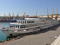 Круизный сезон в Одессе раскрыт: в порт пришло первое пассажирское корабль(фото)