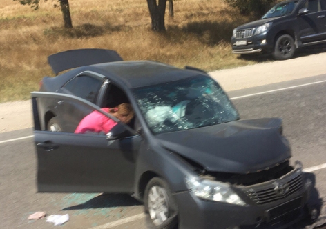 В аварии на крымской трассе погибла 12-летняя девочка, травмированы двое водителей [фото]