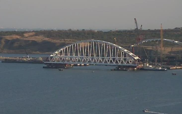 На Керченском мосту устанавливают ж/д арку