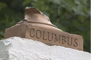 В США снесли монумент Колумбу