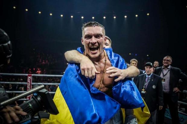 Усик – Хук: украинский боксер победил немца техническим нокаутом - видео боя