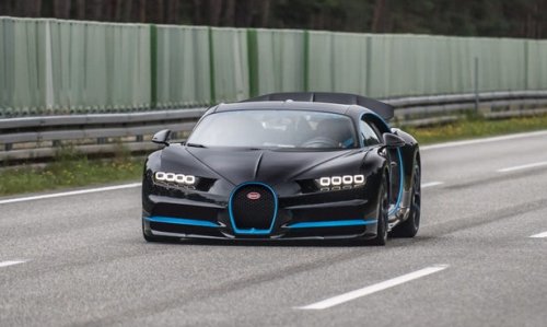 Автомобиль Bugatti Chiron #2