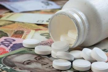 Правительство вновь передвинуло дату ведения нормы о 100%-ной закупке лекарств из Нацперечня