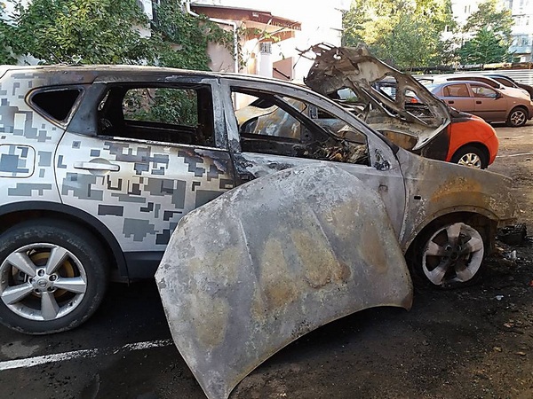 В Николаеве сожгли авто директора антикоррупционного департартамета горсовета(фото)