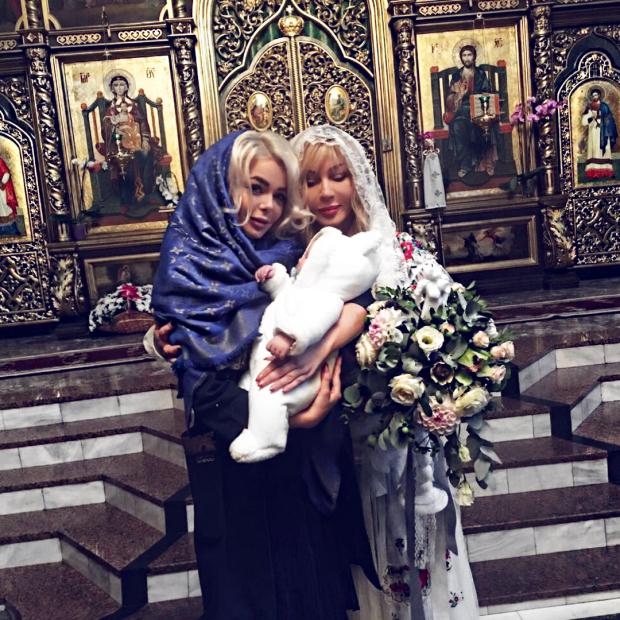 Ирина Билык и Павел Зибров стали крестными родителями брата Алины Гросу