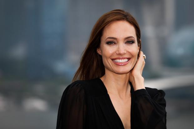 Анджелина Джоли готовится к свадьбе с таинственным мужчиной - ИноСМИ