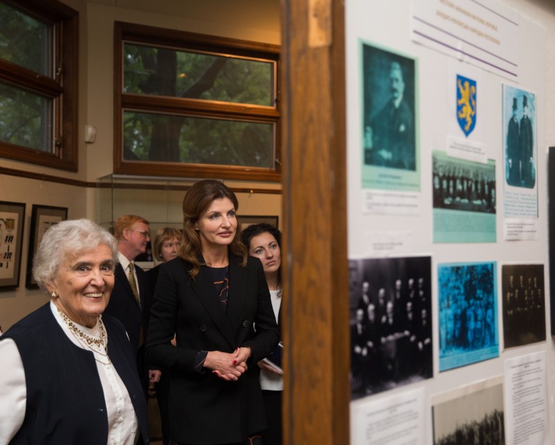 Марина Порошенко відвідала скарбницю української самобутності в США – Український музей та бібліотеку в Стемфорді