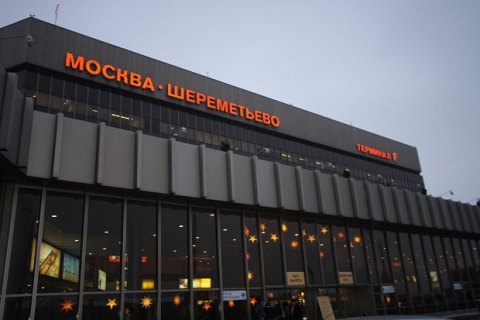 В московском аэропорту эвакуировали самолет, в салоне какого при взлете взялся дым