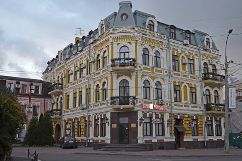 Dragon Capital взял бывший офис банка "Киевская Русь" в историческом фокусе столицы