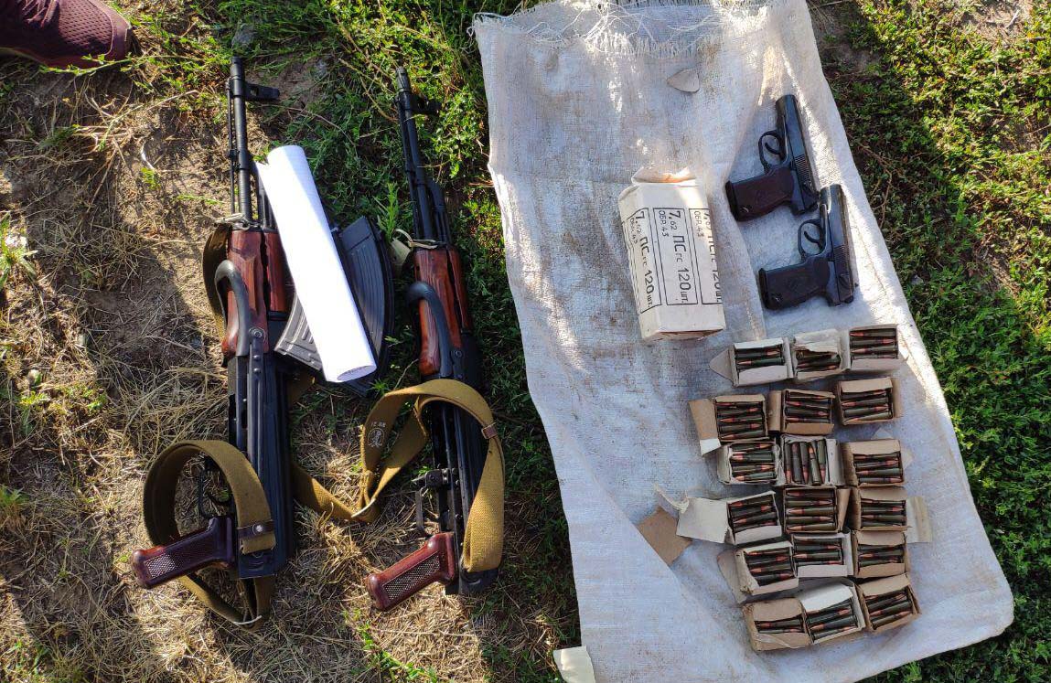 Вісті з Полтави - На Полтавщині викрили угруповання торговців зброєю — знайшли автомати, пістолети і гранати