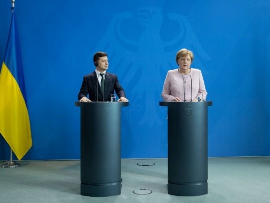 В Германии откликнулись на просьбу Зеленского безотлагательно проложить встречу в «нормандском формате»
