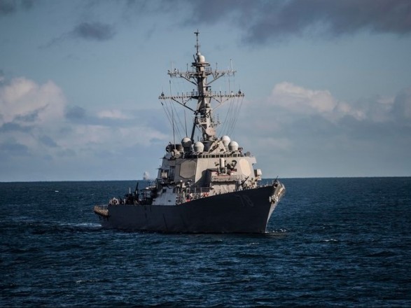 Военный эсминец США ввалился в Черное море