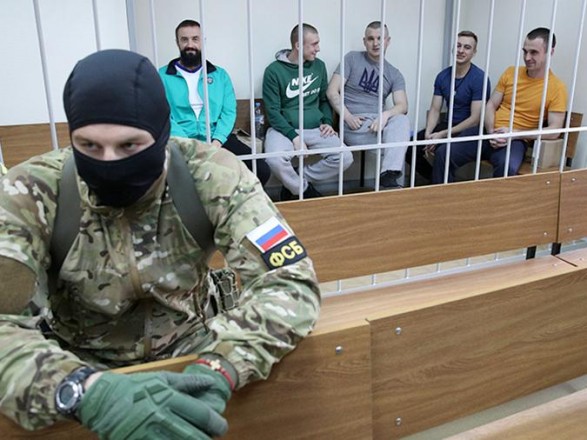 Суд в РФ бросил под стражей шестерых украинских моряков