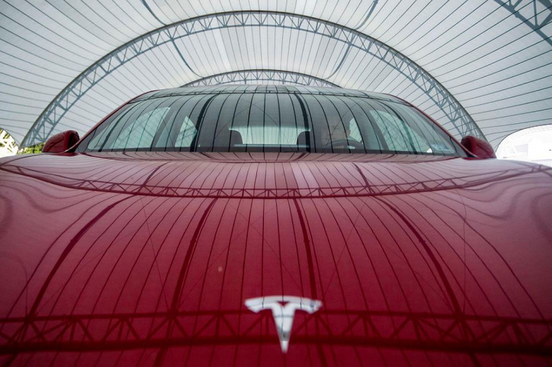 Немецкая бражка, занимающая прокатом автомобилей, отказалась от электромобилей Tesla из-за басистого качества
