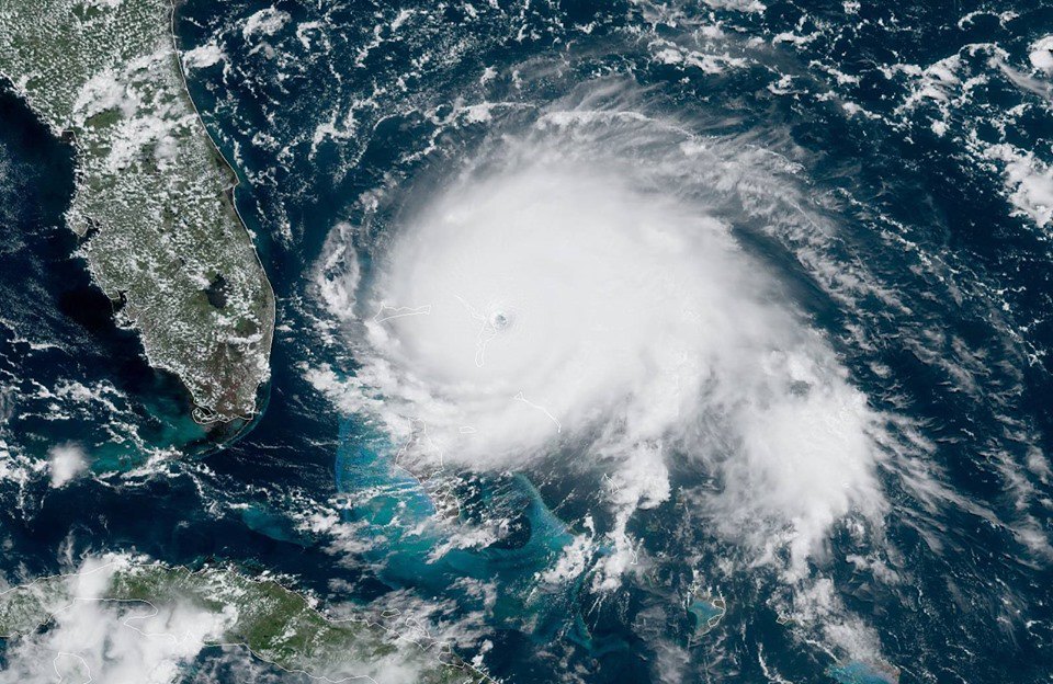 Ураган Дориан добился Багамских островов