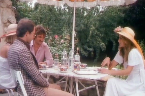 Couple Debutant Cherche Couple Initie  [1976]
