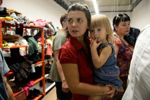 Близ 43% вынужденных переселенцев из Донбасса уже обделали жизнь на новоиспеченном месте и не планируют возвращаться