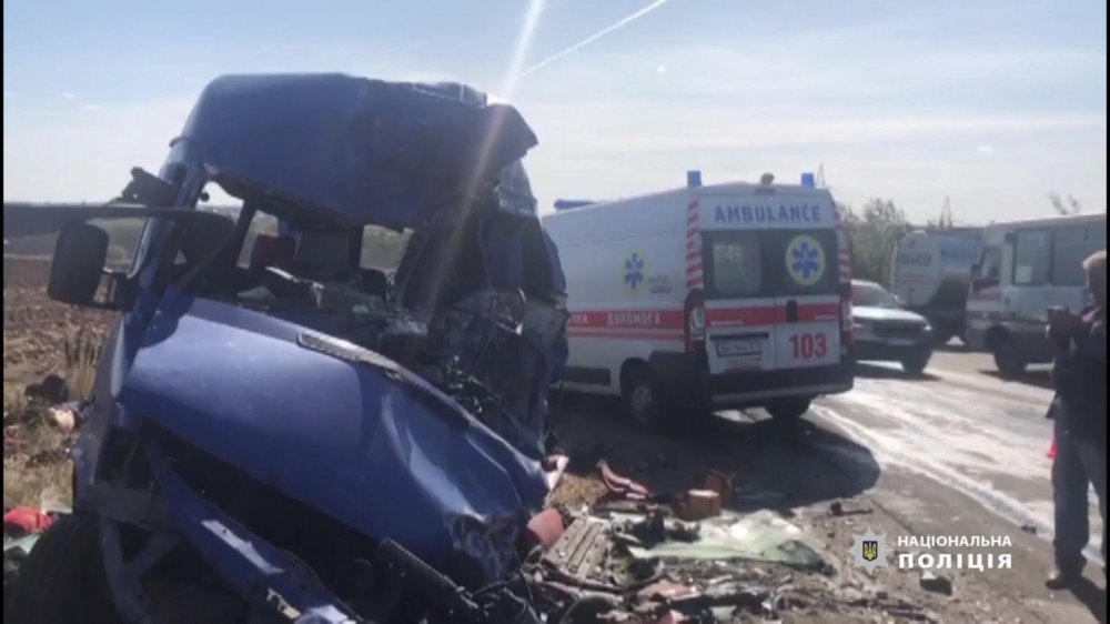 Под Одессой маршрутка столкнулась с грузовиком, 9 погибших