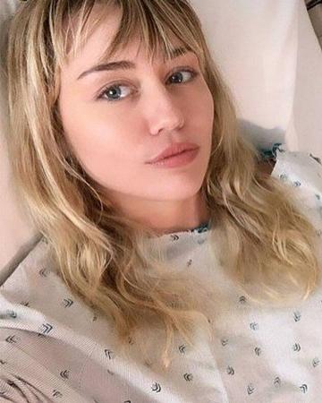 Майли Сайрус попала в больницу из-за ангины